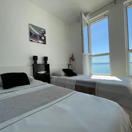 Luxury Four Star * Podstrana