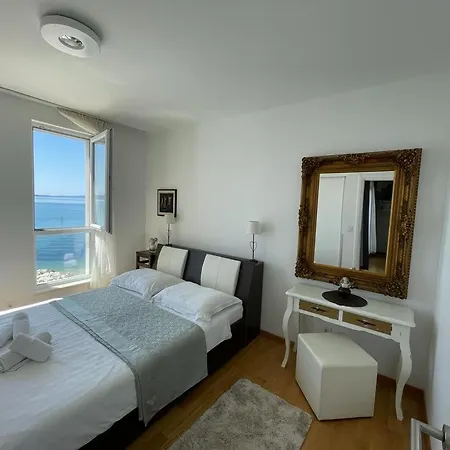 Apartment Luxury Four Star
